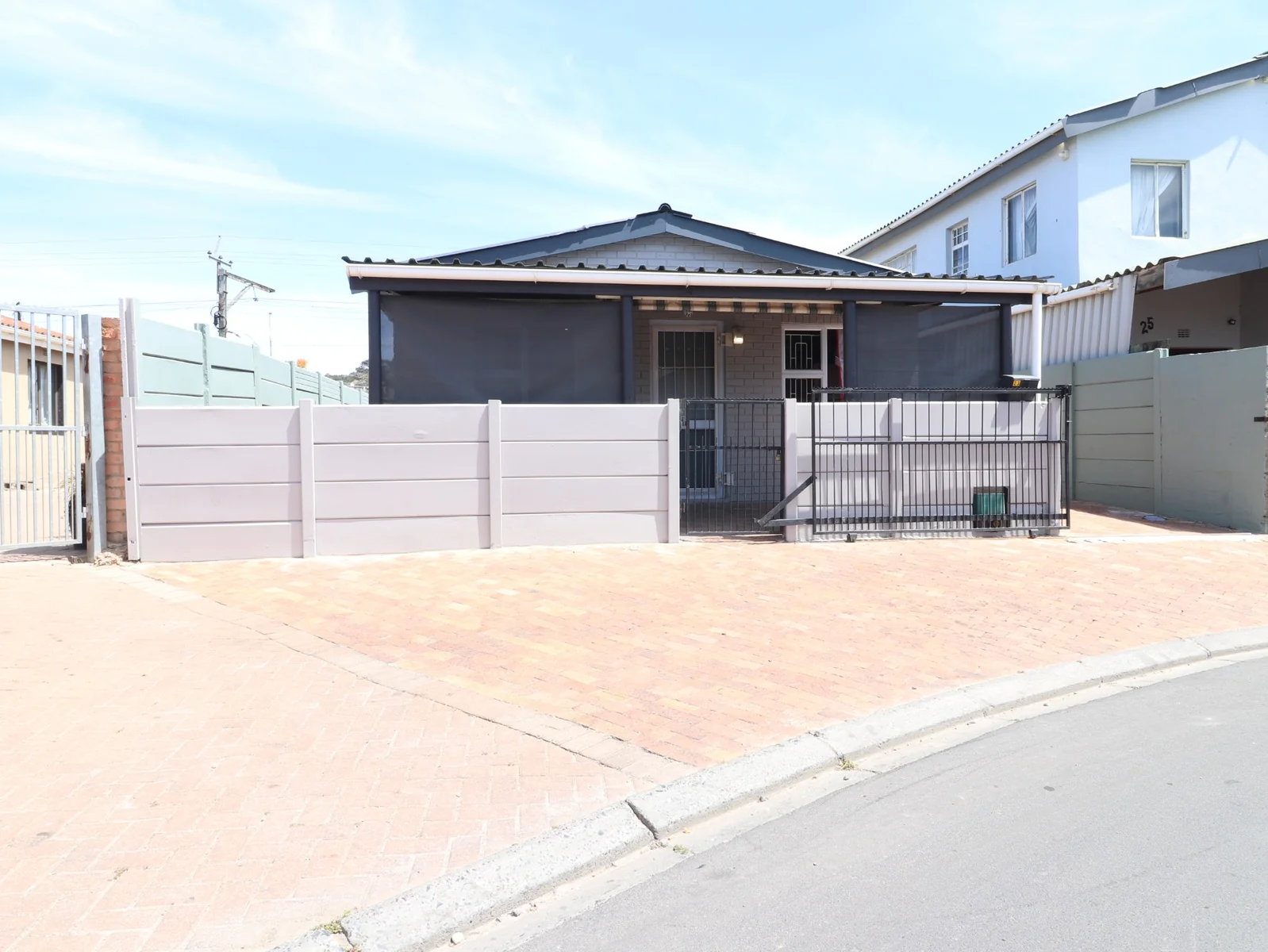 Compact 2-Bedroom Home, Open Parking and Yard