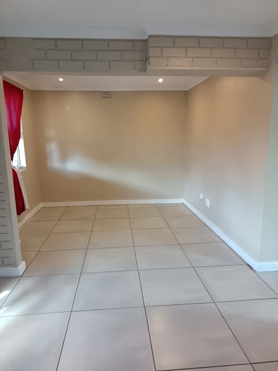 Compact 2-Bedroom Home, Open Parking and Yard