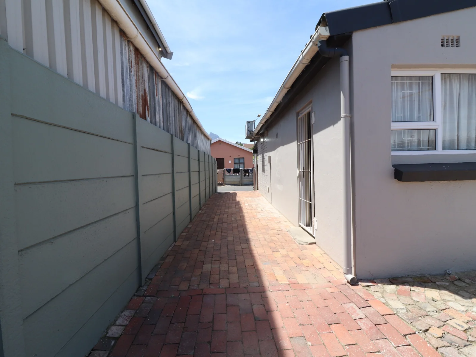 Compact 2-Bedroom Home, Open Parking and Yard