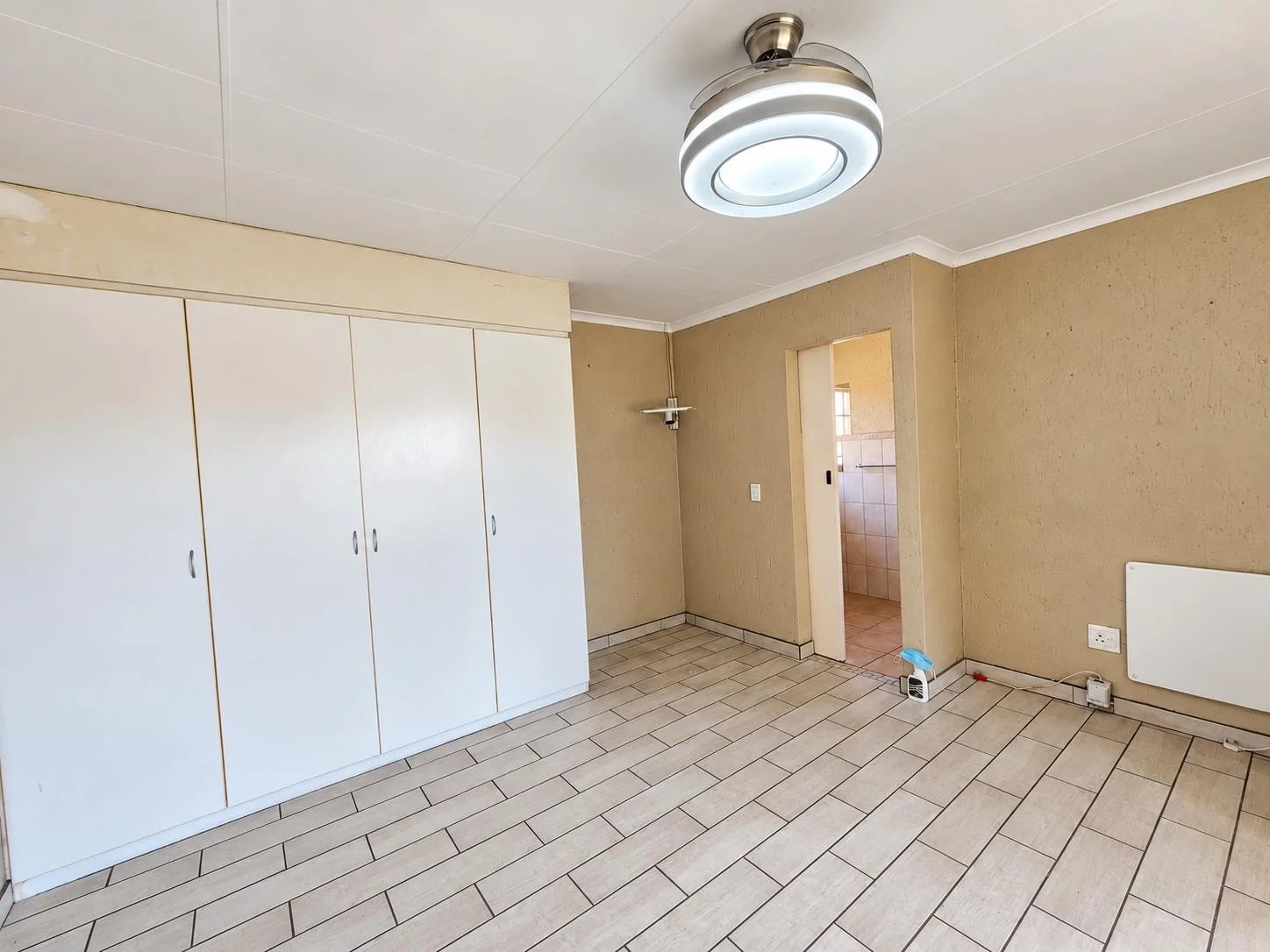 SPACIOUS 4-BEDROOM CLUSTER WITH SOLAR & DOUBLE GARAGE – BROADHURST ESTATE, POMONA