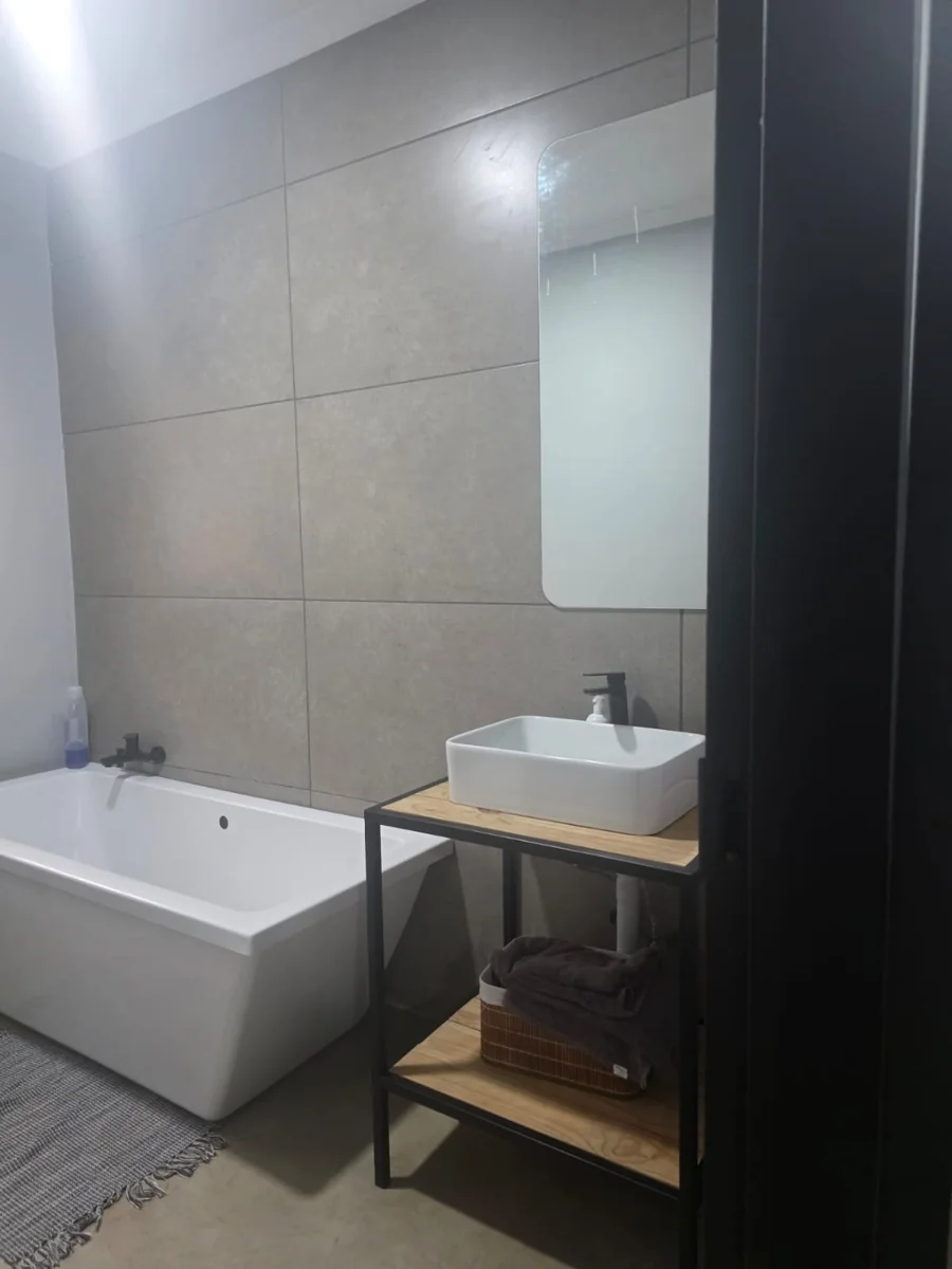 Spacious 4 bedroom house For Sale in Cashan