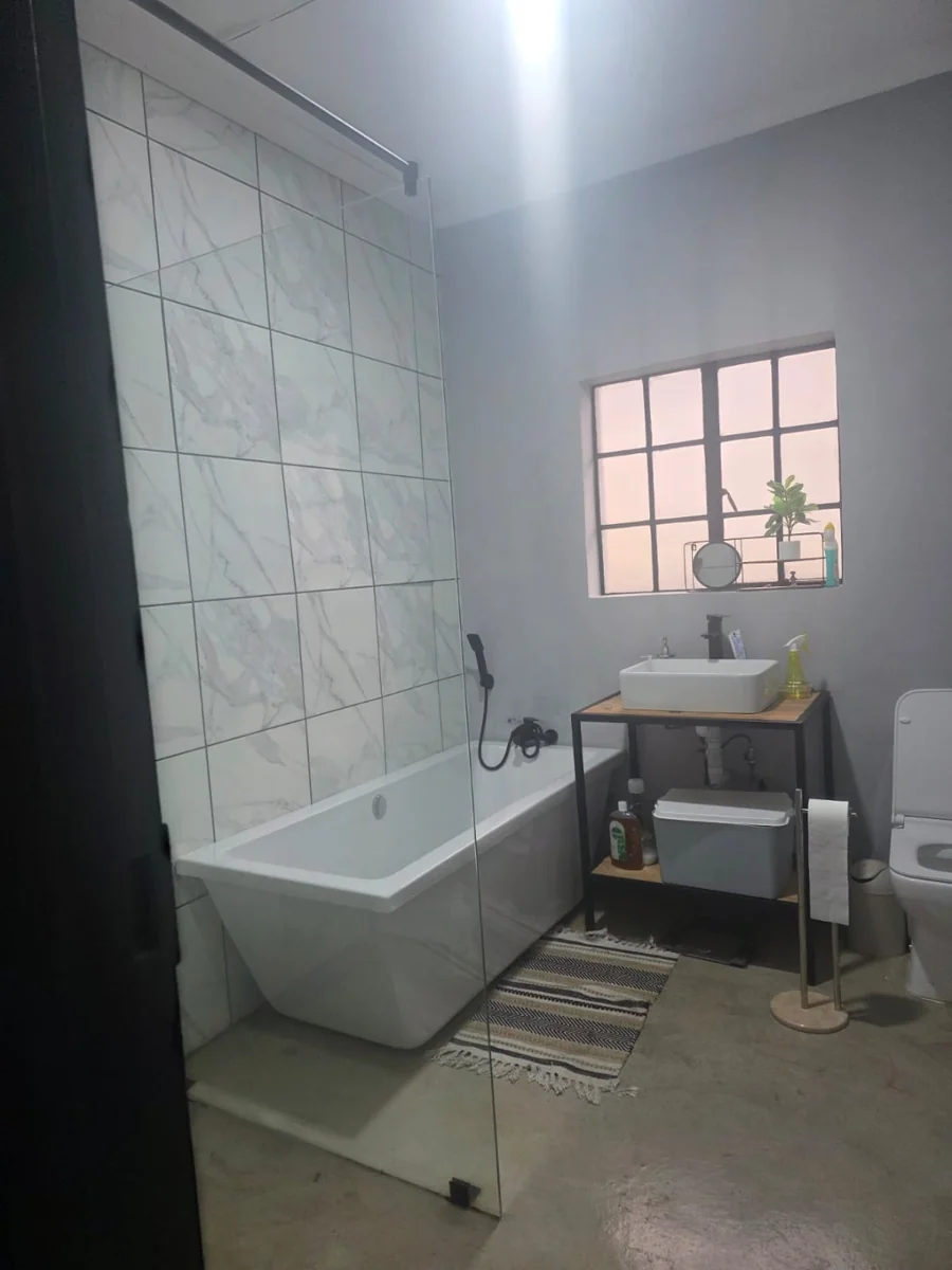 Spacious 4 bedroom house For Sale in Cashan
