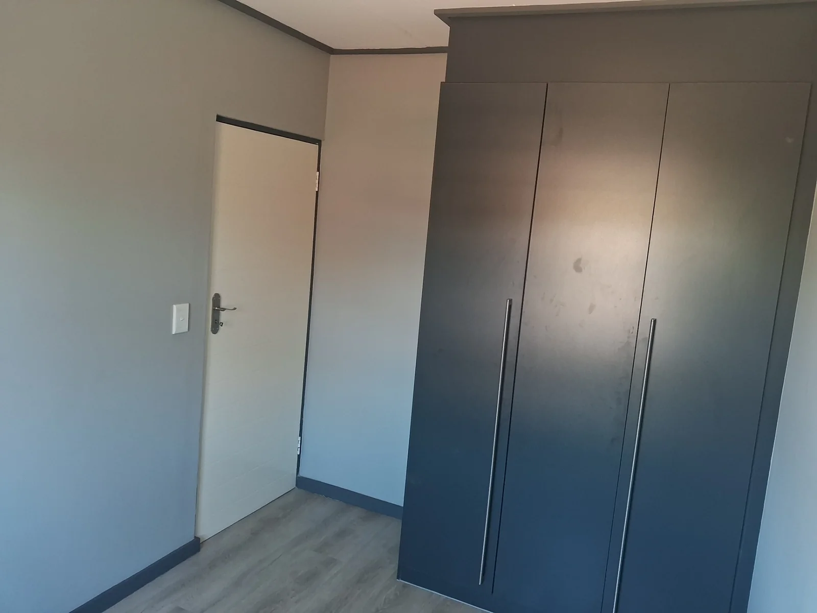 STUNNING BRAND NEW MODERN APARTMENT 4 SALE IN MONTANA!!!!!