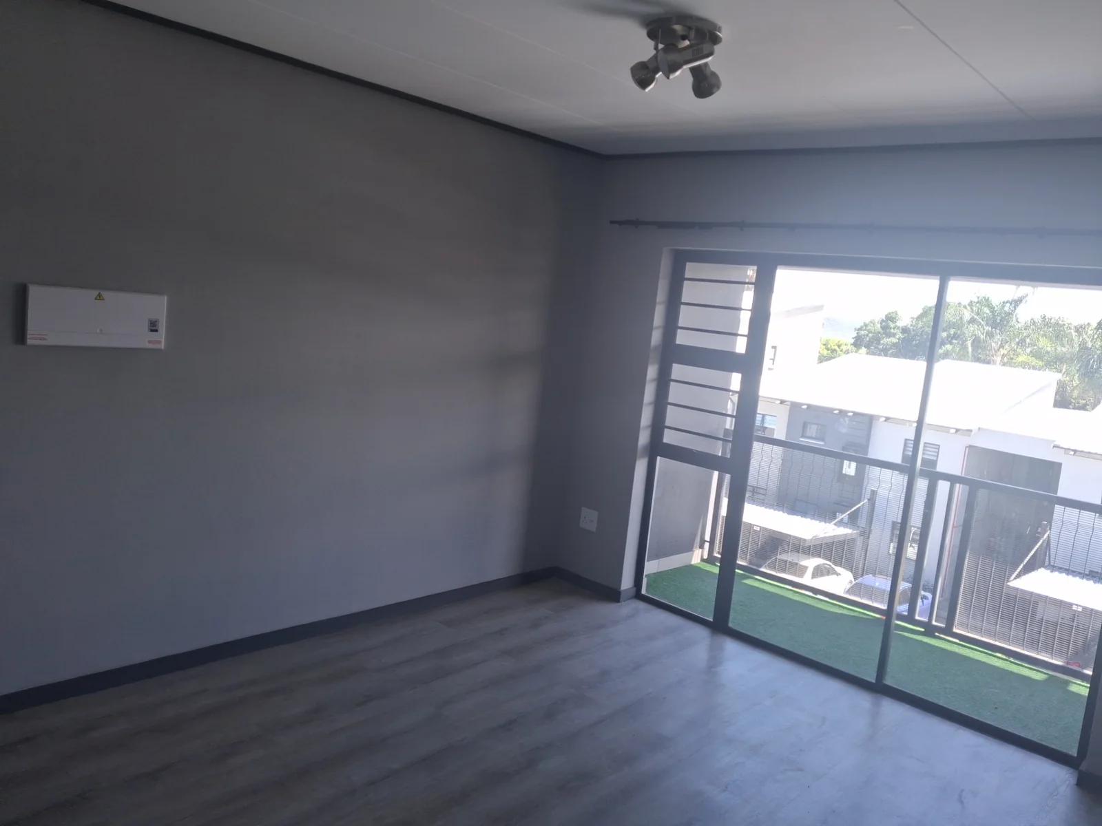 STUNNING BRAND NEW MODERN APARTMENT 4 SALE IN MONTANA!!!!!