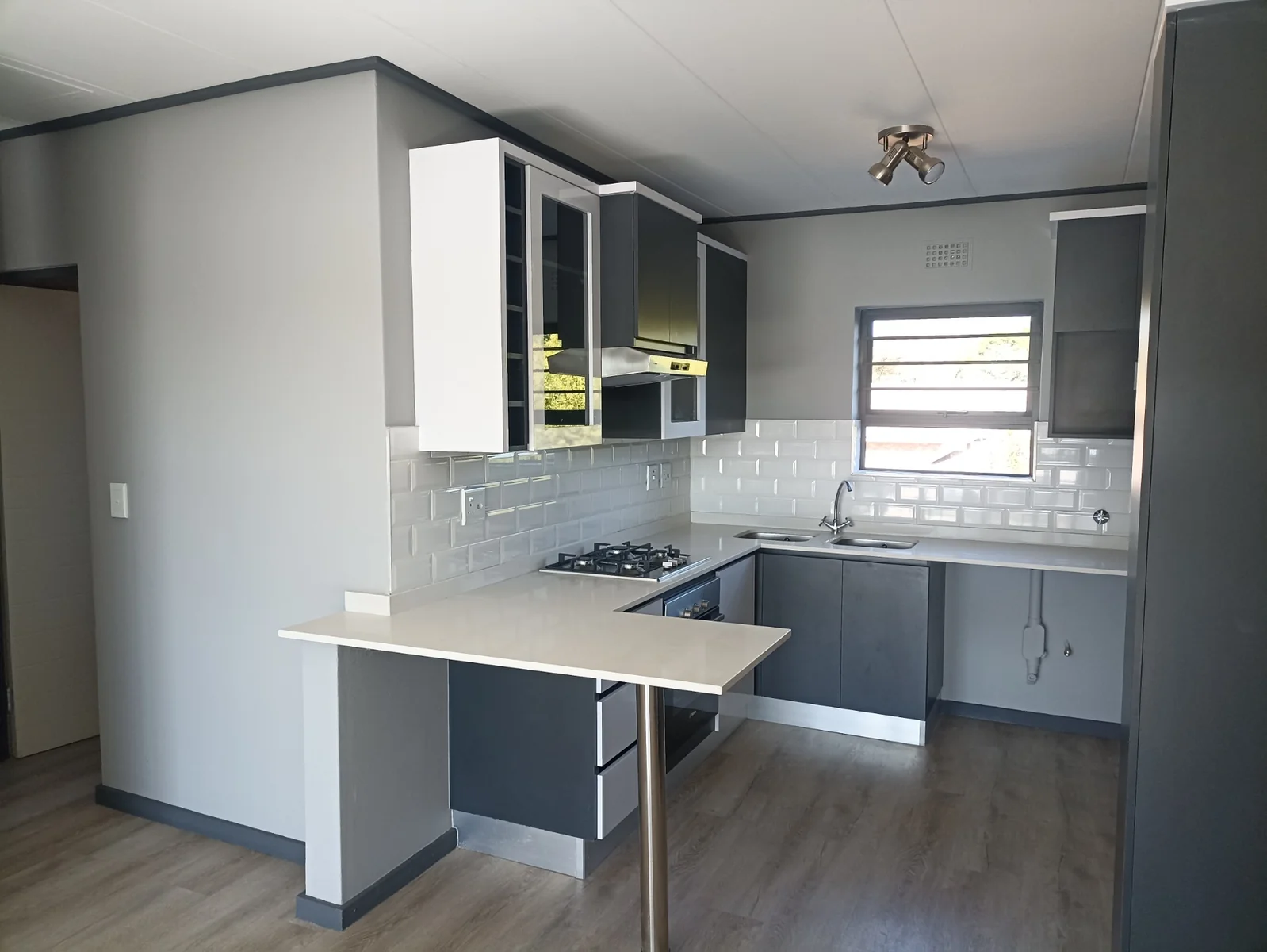 STUNNING BRAND NEW MODERN APARTMENT 4 SALE IN MONTANA!!!!!