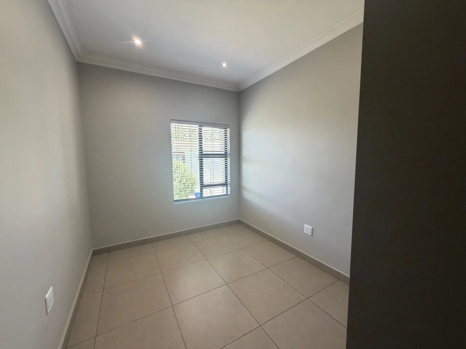 MODERN AND SECURE ....... INSIDE A SECURITY ESTATE!