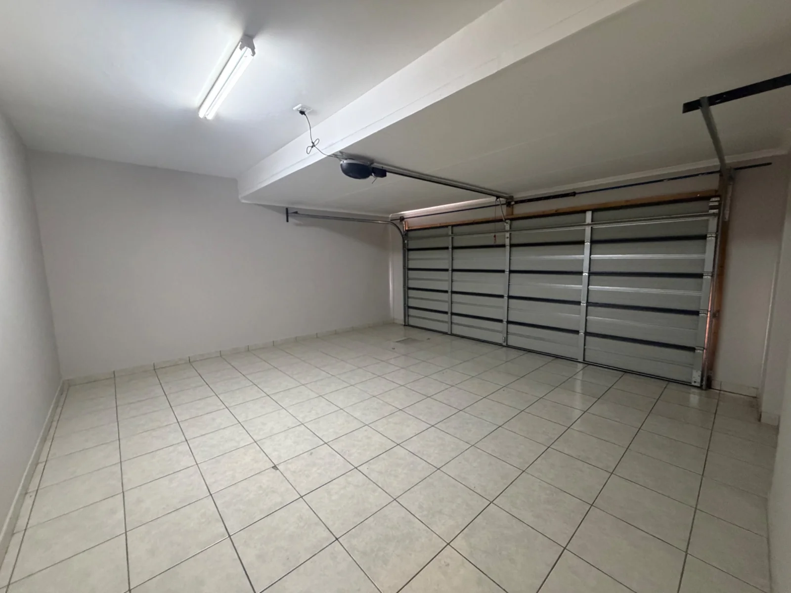 MODERN AND SECURE ....... INSIDE A SECURITY ESTATE!
