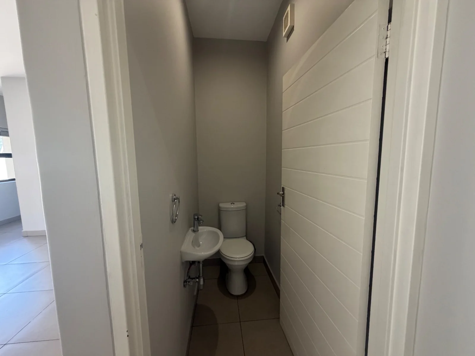 MODERN AND SECURE ....... INSIDE A SECURITY ESTATE!