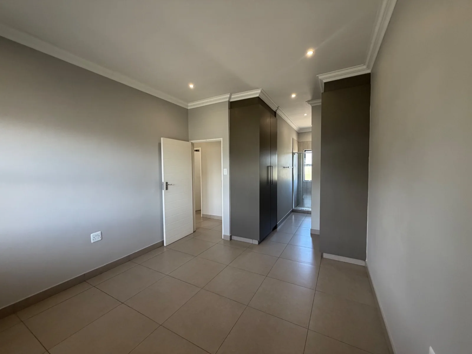 MODERN AND SECURE ....... INSIDE A SECURITY ESTATE!