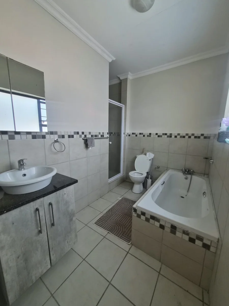 3 Bedroom Duplex in Waterval East