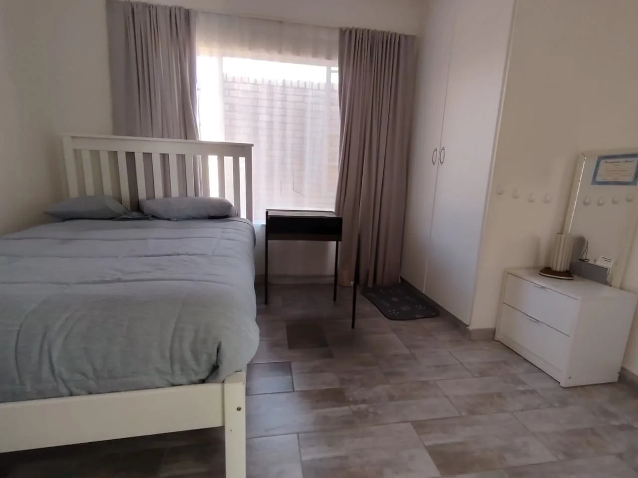 Beautifully Renovated, Spacious 183m2, 3 bedroom unit in Ruimsig Manor