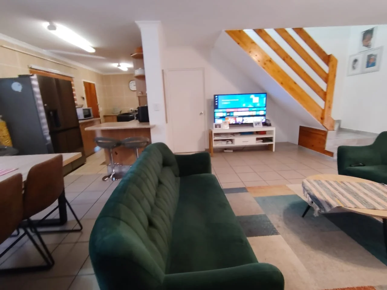 Beautifully Renovated, Spacious 183m2, 3 bedroom unit in Ruimsig Manor