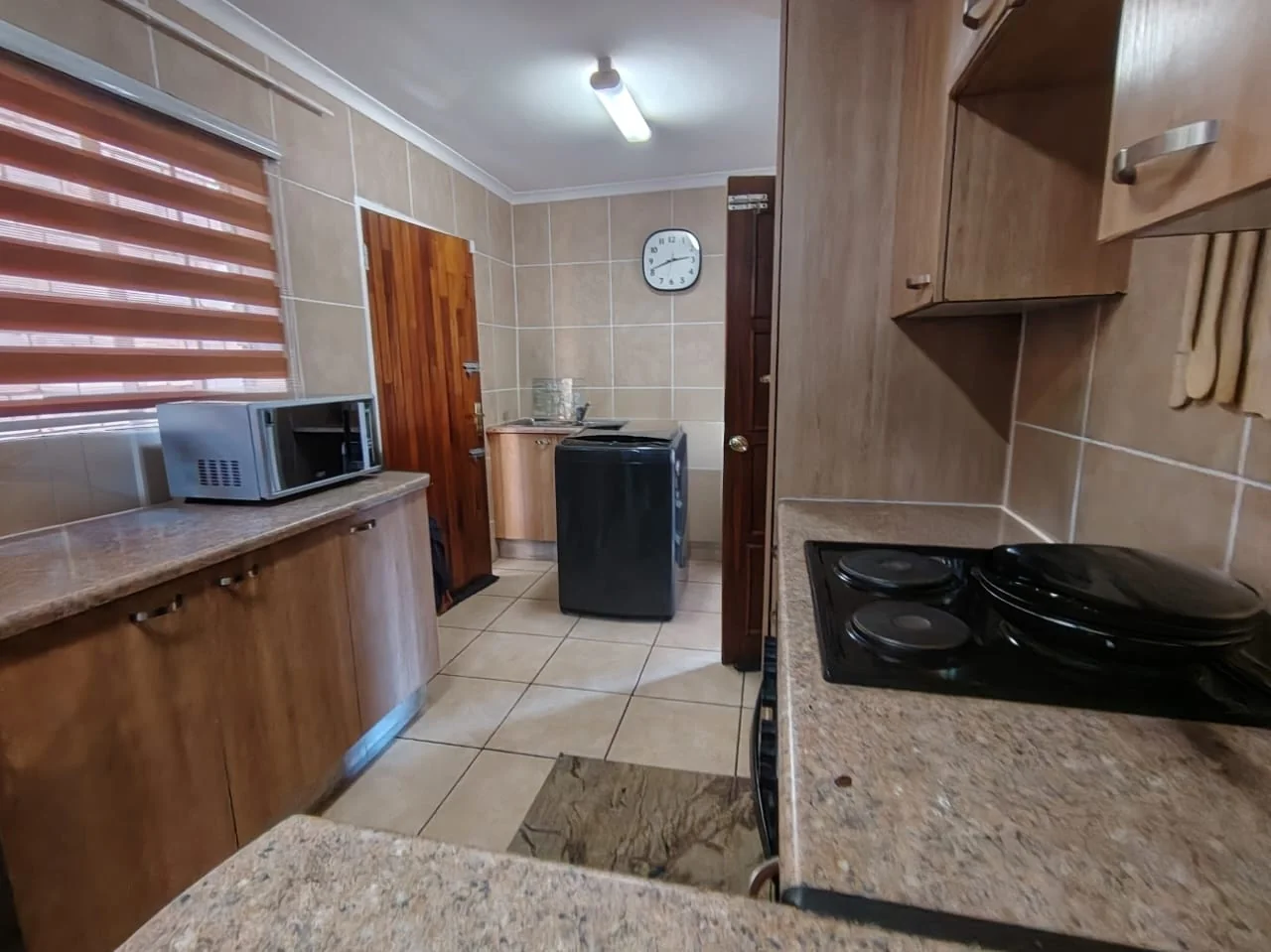 Beautifully Renovated, Spacious 183m2, 3 bedroom unit in Ruimsig Manor